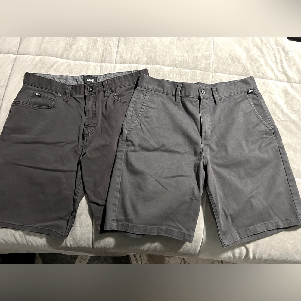 🩶 Men’s Vans Size 30 Shorts (set of 2) 🩶